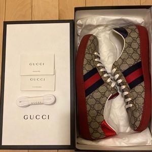 GUCCI SHOES SIZE 10.5